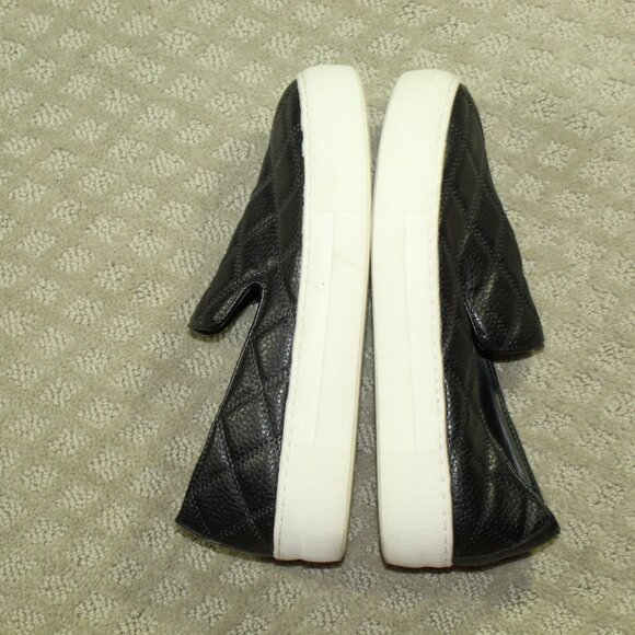 Steve Madden Women's 7M Black Quilted Sneakers - Picture 3 of 7